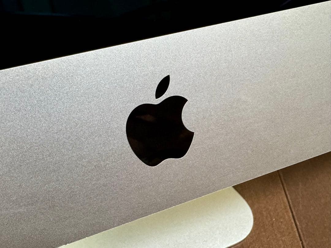 iMac Late 2015 Retina 4K 21.5 3.1GHz 本体