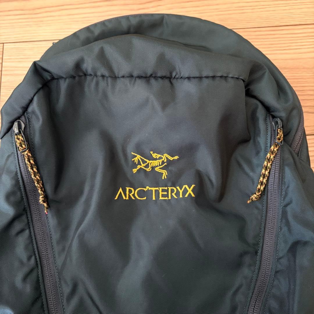 ARC'TERYX ネイビー マンティス26 - メルカリ