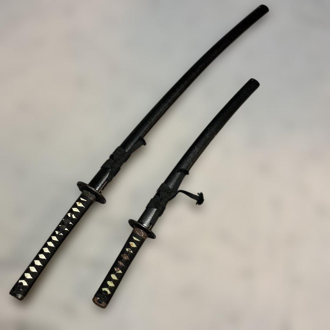 割安模造刀大小2本 黒柄 雲龍楕円鍔 黒梨地鞘 - メルカリ