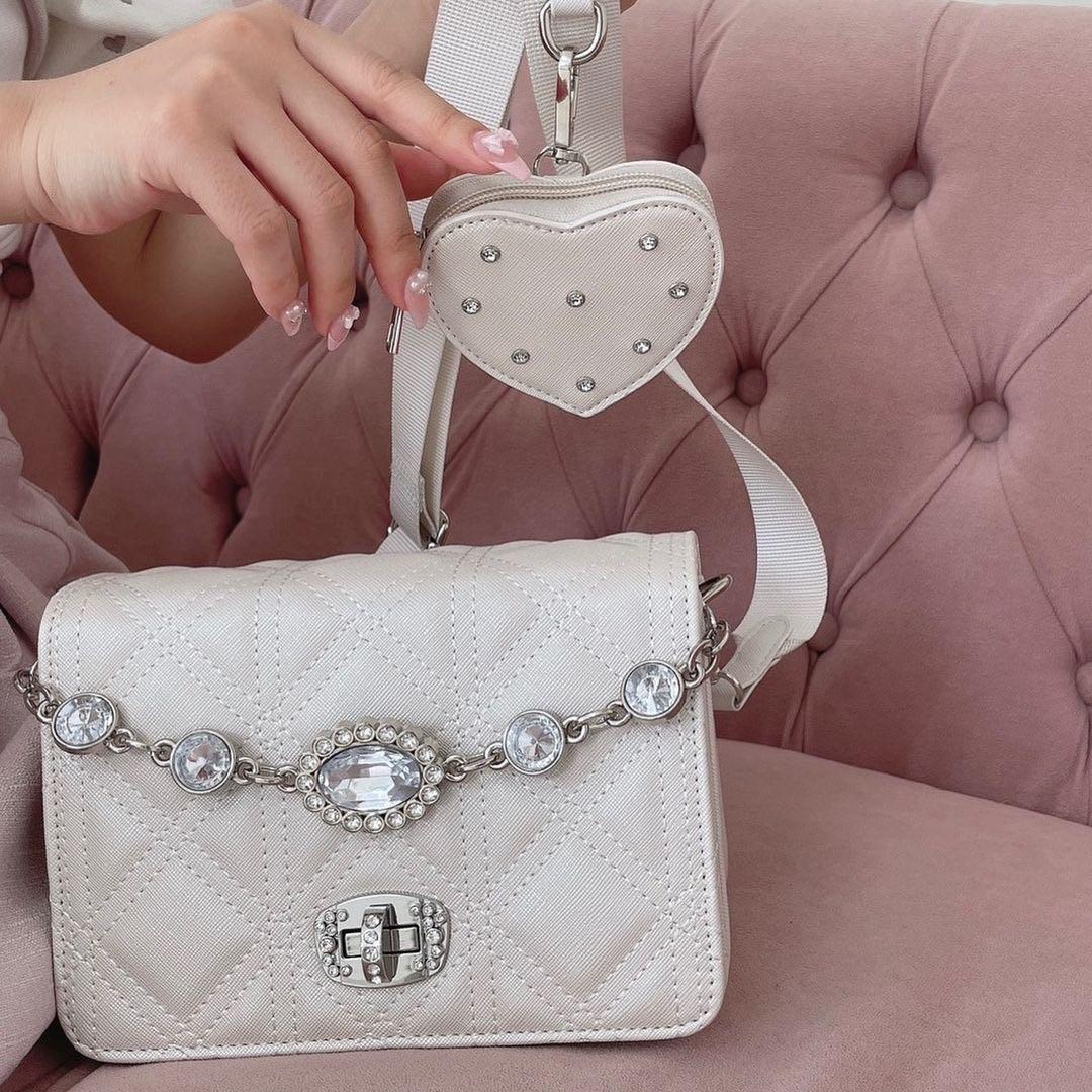 evelyn ハートポーチチェーンバッグ - メルカリ