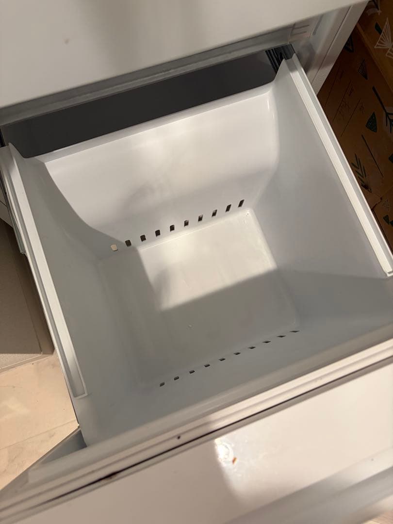 REFAGE 156L ホワイト冷蔵庫 3段棚付き - メルカリ