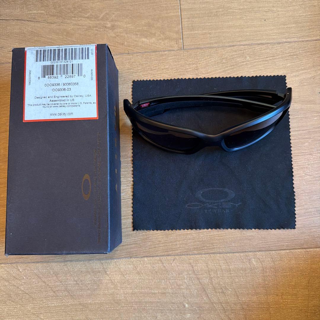 Oakley アジアンフィット マットブラック／ウォームグレー ※専用ケース