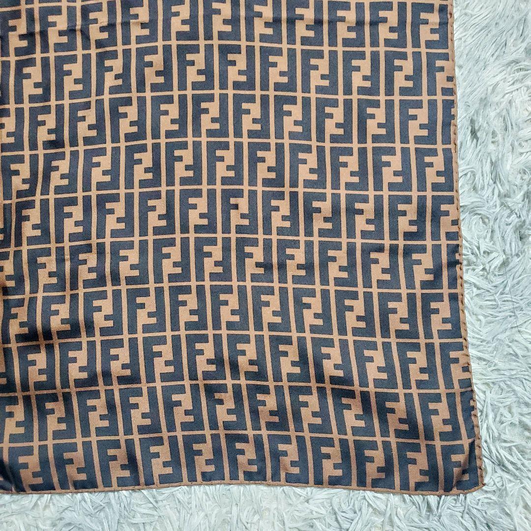 美品✨フェンディ FENDI✨スカーフ ズッカ柄 シルク100% 大判 ブラウン