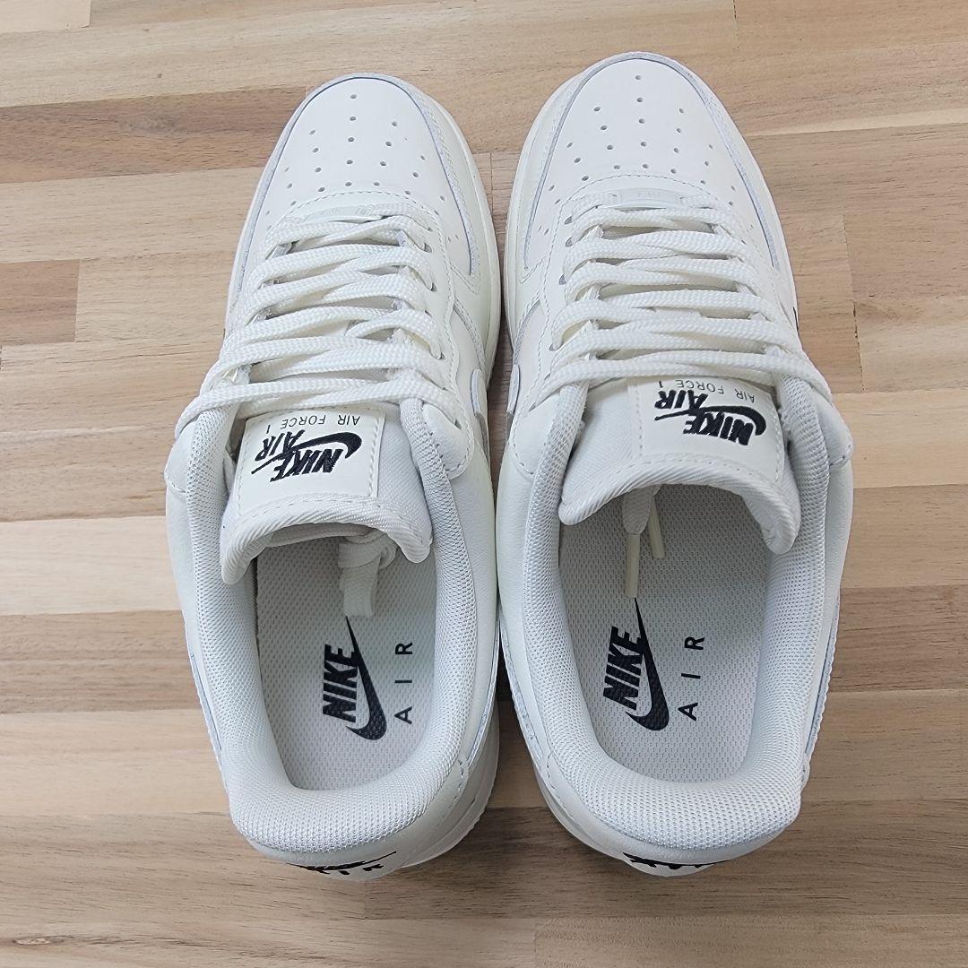 ナイキ ウィメンズ エアフォース1 ’07 エッセンシャル 24.5cm