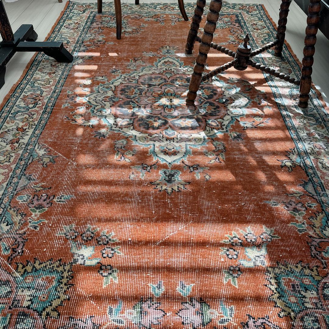トルコ ヴィンテージラグ A12 レア オレンジ ブラウン ピンク ブルー