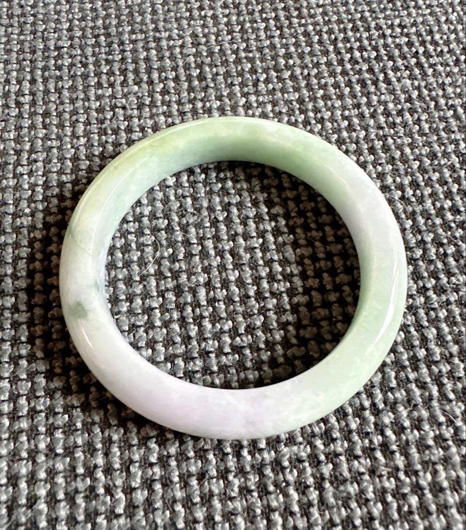 紫と薄いグリーンのグラデーション翡翠ヒスイバングル - メルカリ