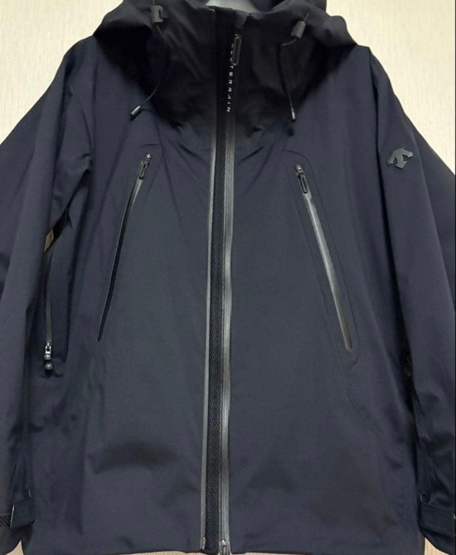 デサントオルテライン ハードシェルジャケット“クレアス”