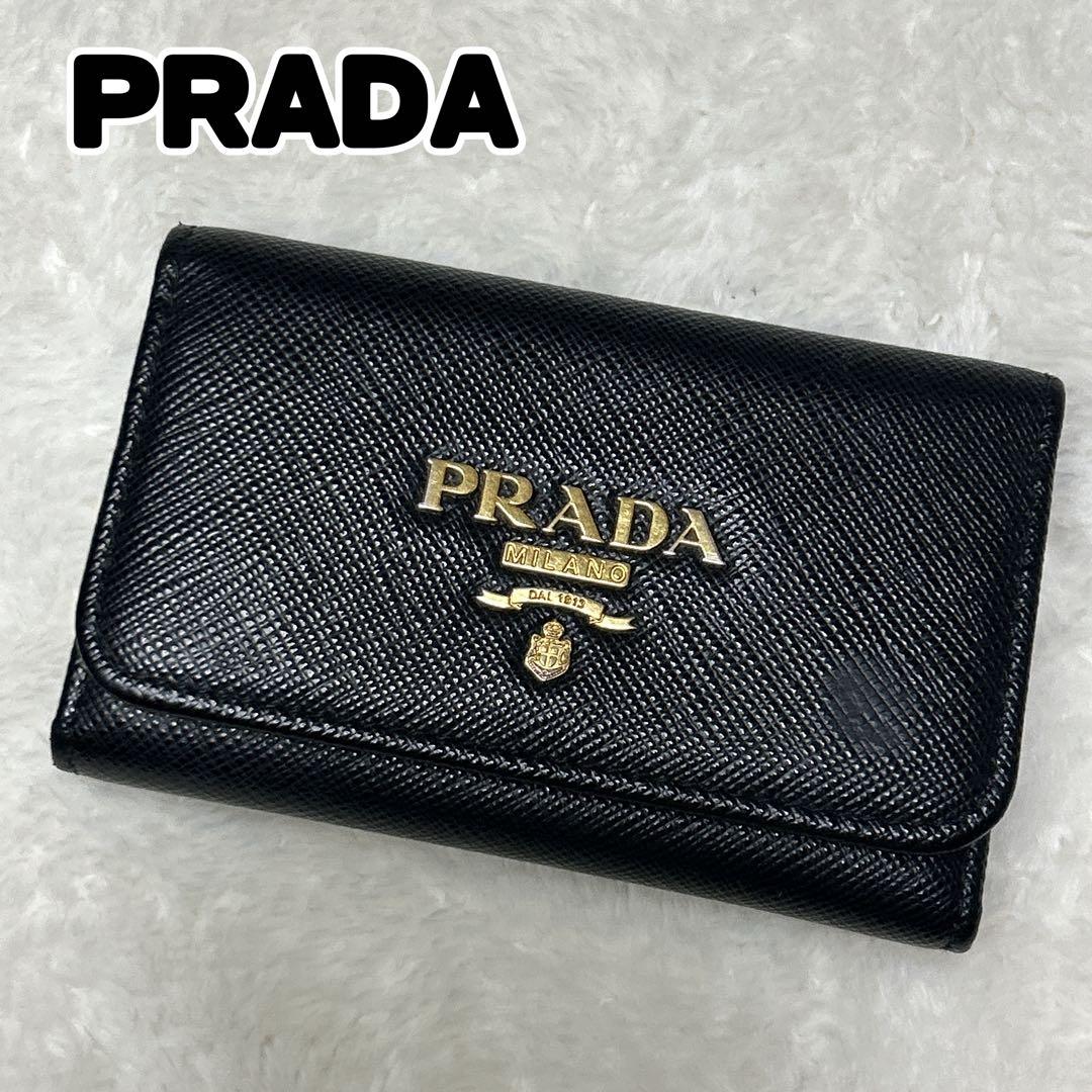 プラダ サフィアーノ 6連キーケース ブラック ロゴ金具 レザー PRADA PRADA（プラダ） サフィアーノレザー キーケース レディース メンズ 6