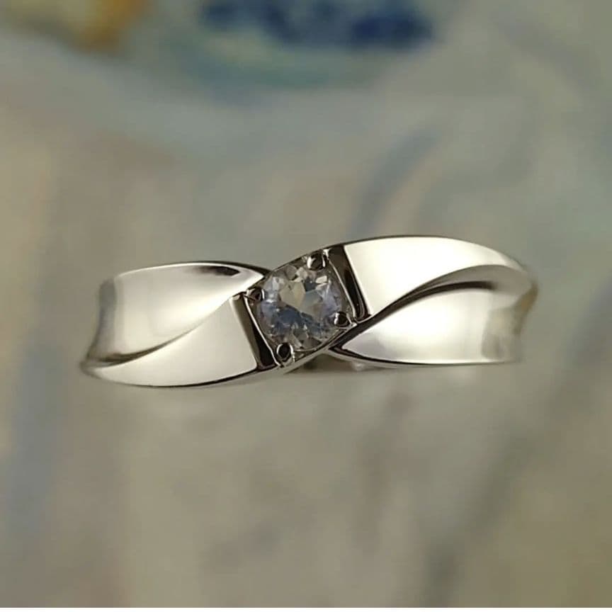 ゆきざき Ptムーンストーンリング プラチナ - メルカリ