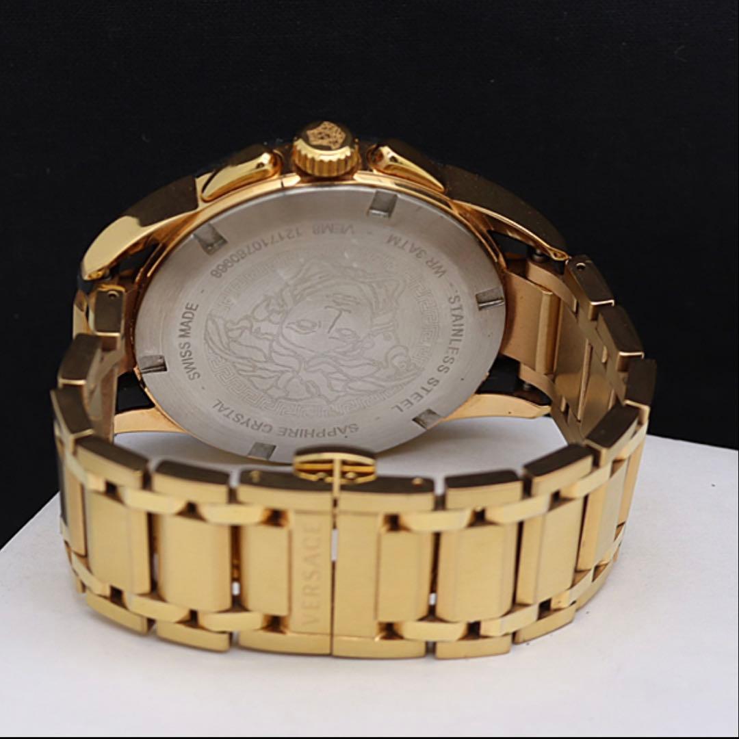 ヴェルサーチ クロノグラフ QZ ブラック文字盤の通販はau PAY