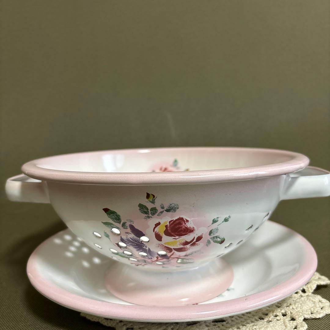 イマン　ホーロー製コランダー受け皿付き イマン ホーロー製コランダー受け皿付き イマン ホーロー コランダー