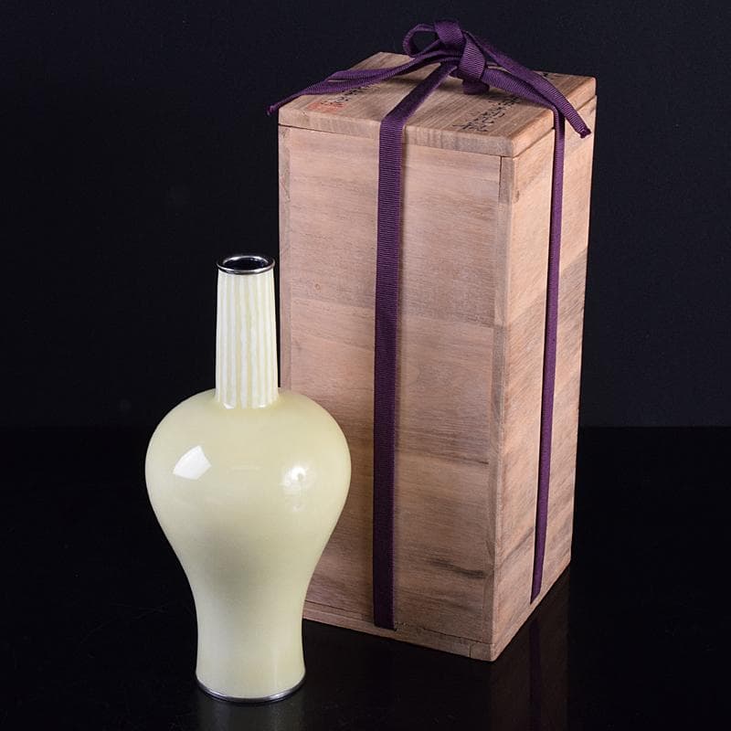 七宝焼　安藤七宝店　純銀刻印　瓶子型　黄玉釉　花瓶　共箱　M　R8511 七宝焼 安藤七宝店 純銀刻印 瓶子型 黄玉釉 花瓶 共箱 M R8511 - メルカリ