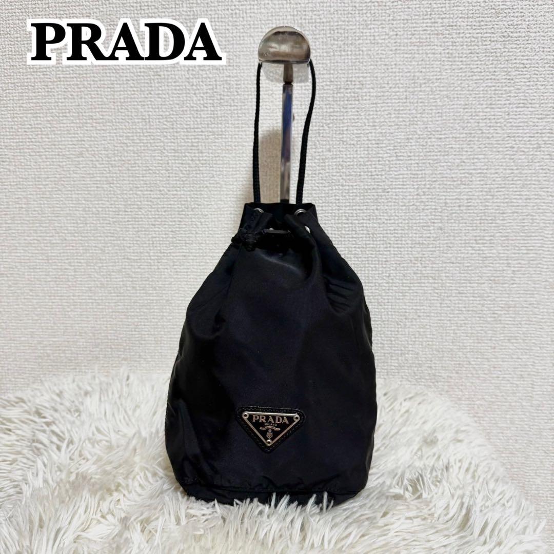 PRADA　アクセサリーポーチ　ブラック　ナイロン 巾着 プラダ PRADA ポーチ ストラップ付き ナイロン 巾着ポーチ 小物入れ