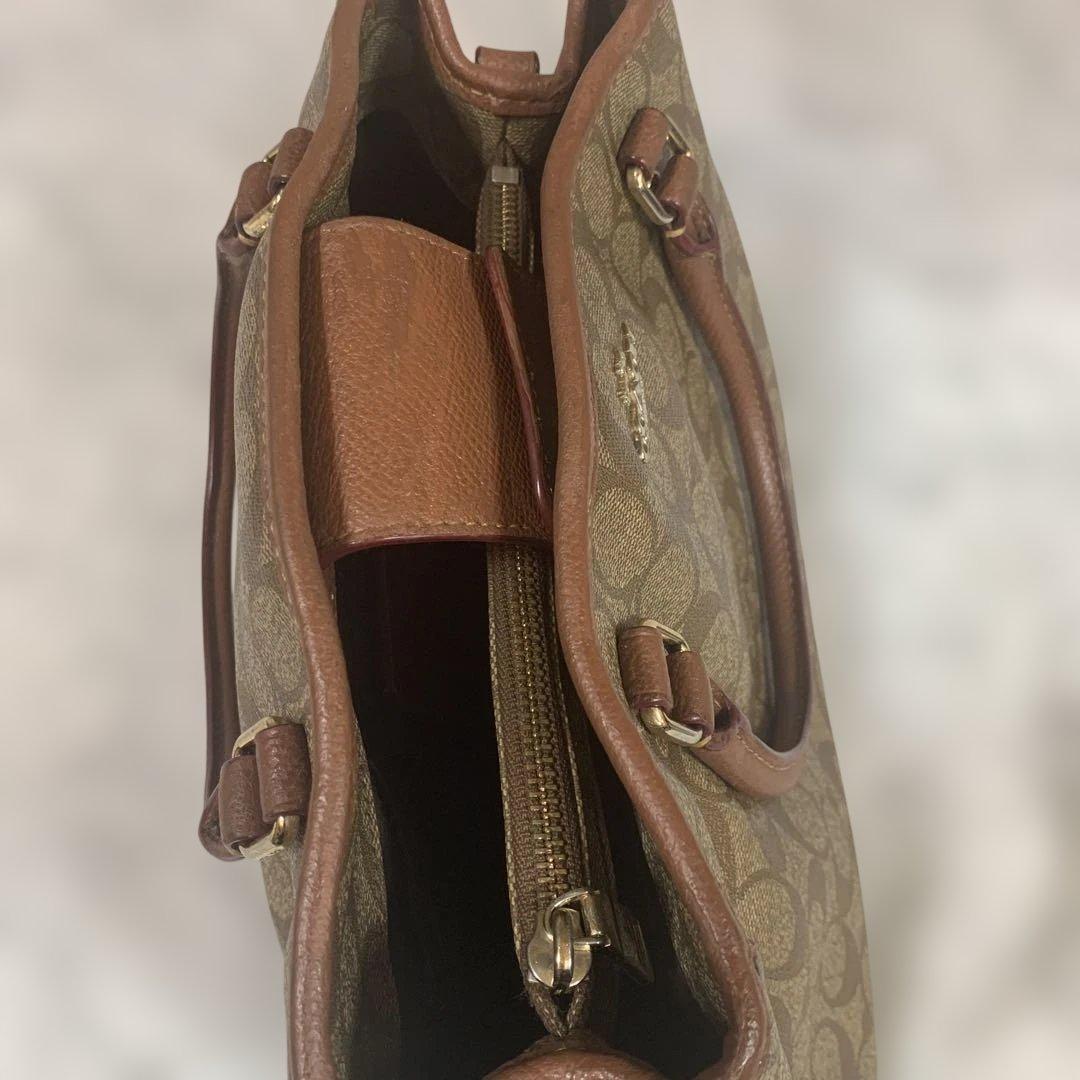 Coach ブラウン トートバッグ ハンドバッグ ブラウンのロゴパターンが