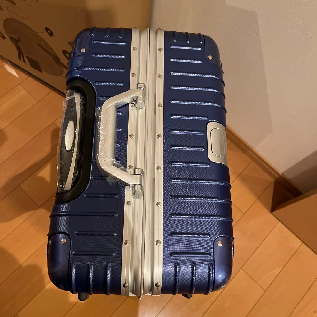 ネイビー 中型 キャリーケース 360度回転ホイール