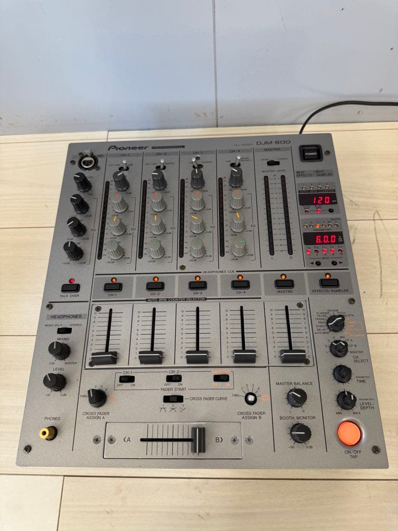 【美品】Pioneer DJM-600 DJミキサー Pioneer DJM-600 DJ Professional Mixer Silver Auto BPM Counter