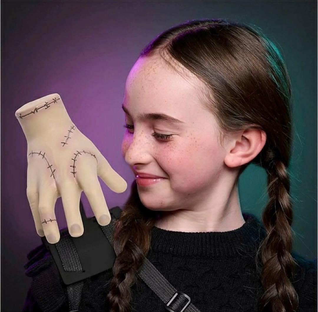 ウェンズデー アダムス シング RC アダムスファミリー 動く手 - メルカリ