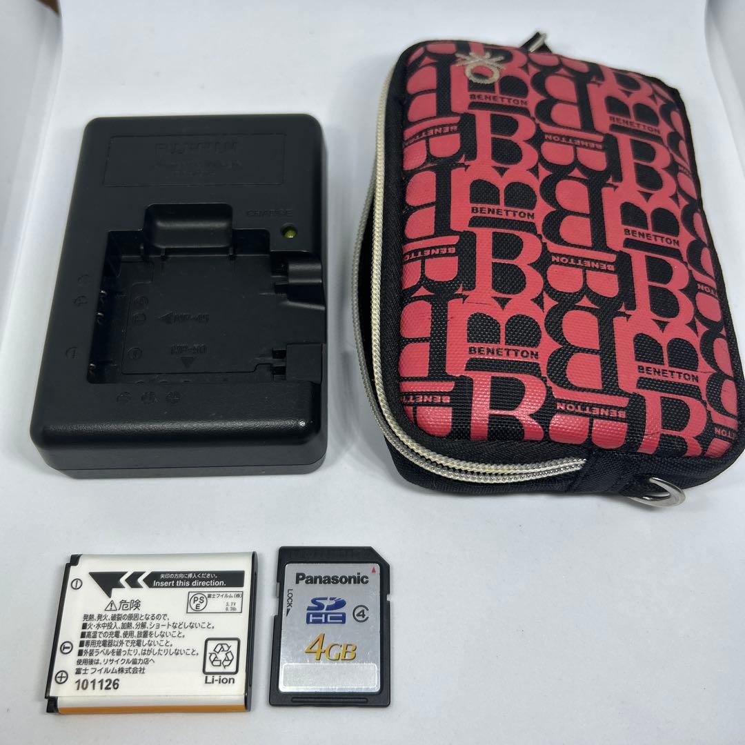 最終値下【美品】FinePix Z800 EXR ゴールド 1200万画素