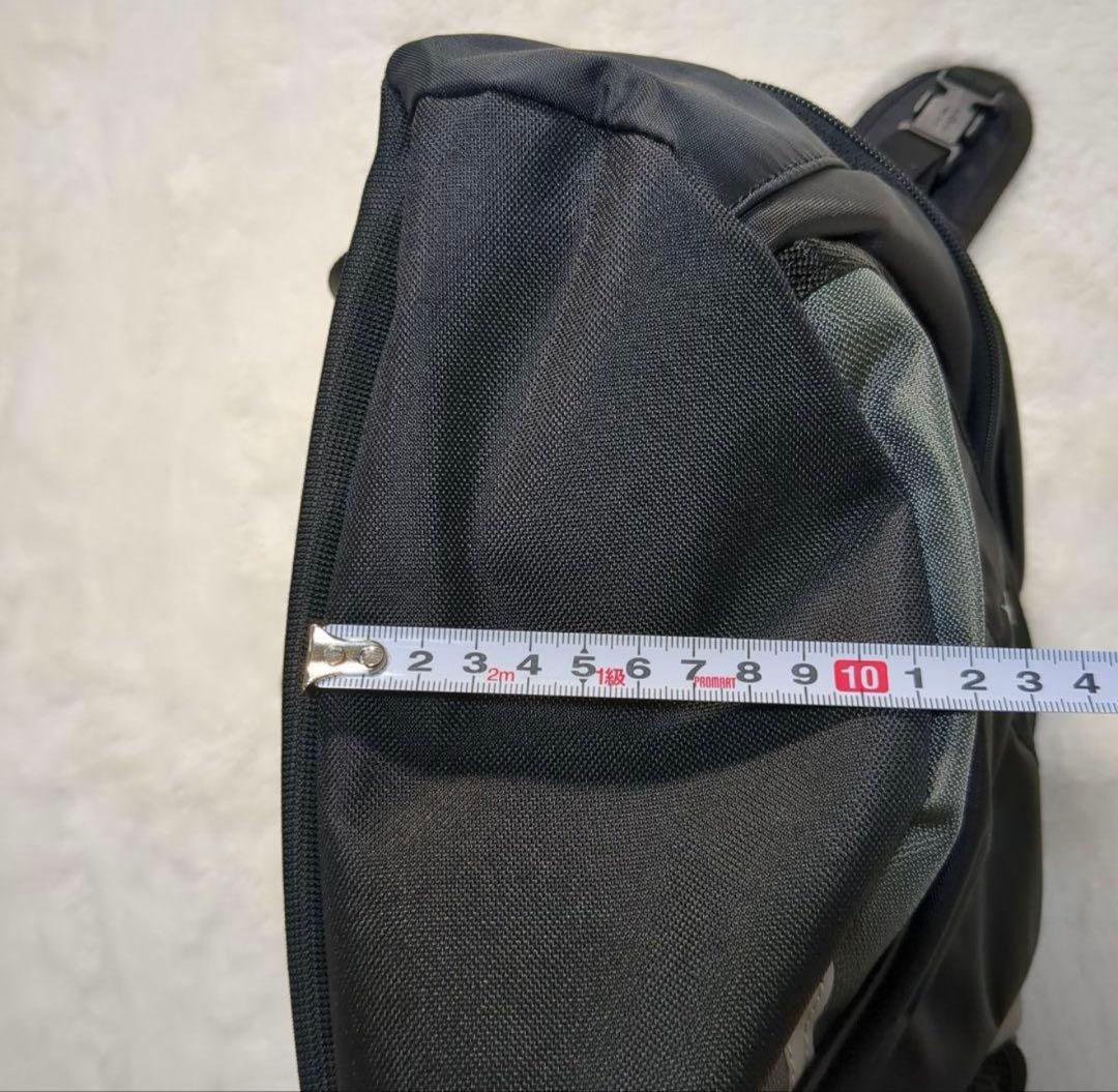 美品！y2k！】PIKO ワンショルダーバッグ 黒 スリングバッグ - メルカリ