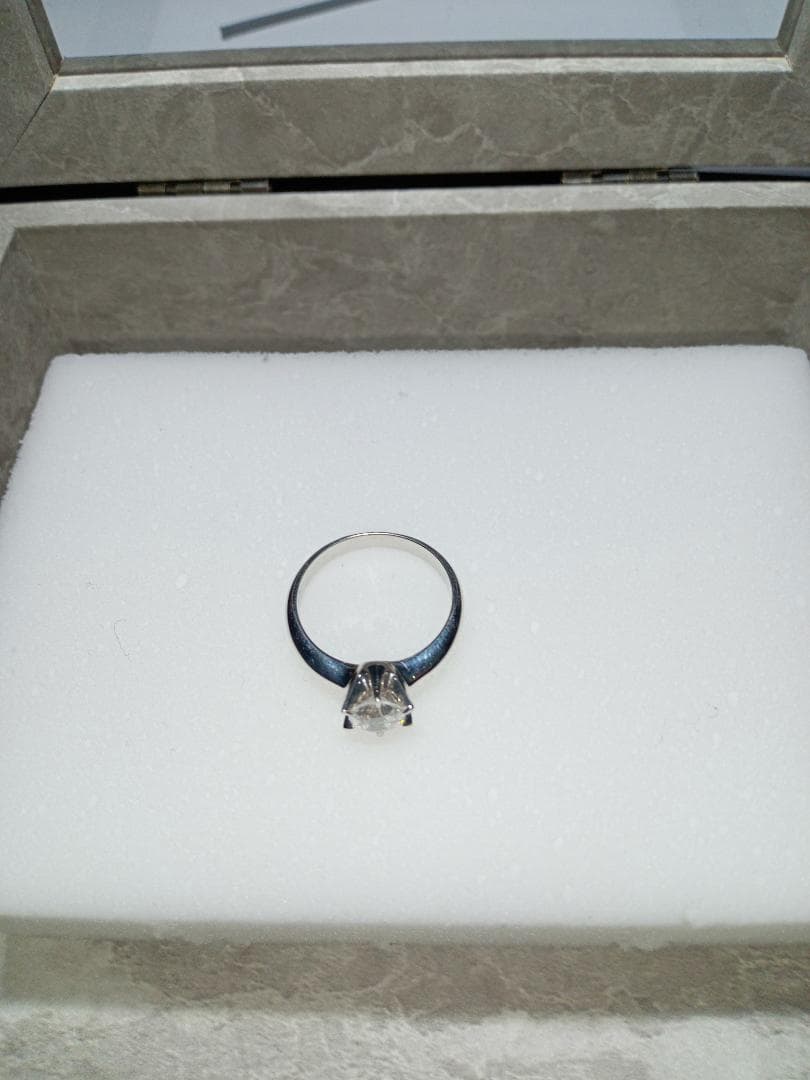 【定価100万円】 大粒ダイヤモンド 0.59ct プラチナダイヤモンドリング