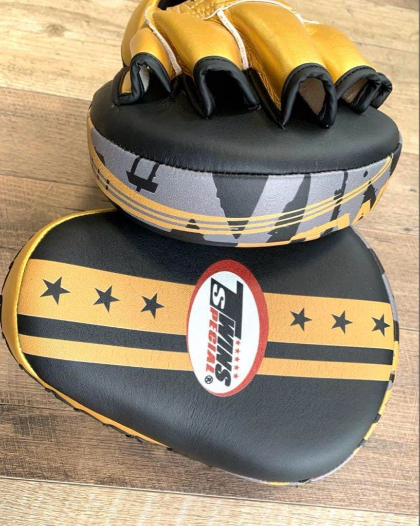 TWINS ペアパンチミット 金 ゴールド 黒