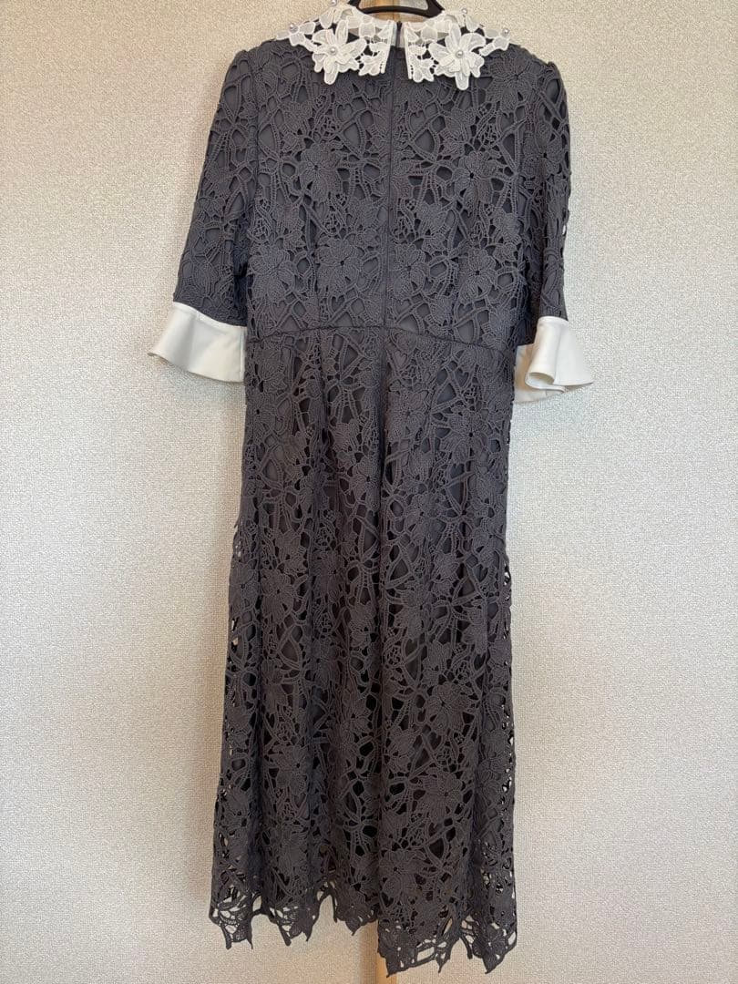 Leja】花柄レースカラースパンコール刺繍Aラインフレアドレス