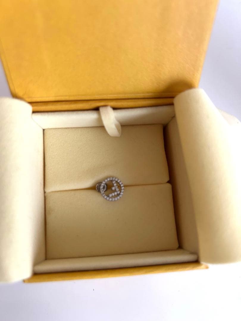 ゆうか様専用 FENDI フェンディ ピアス 片耳 箱付き - メルカリ