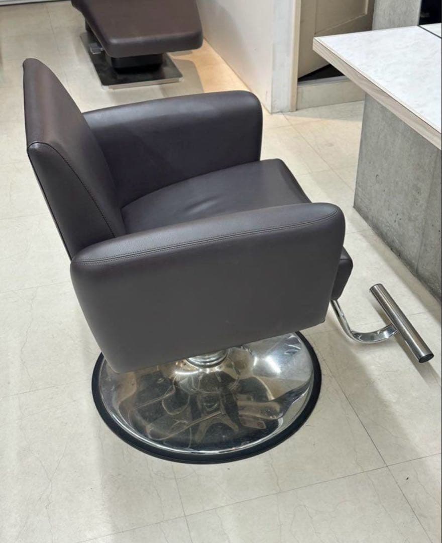 2台在庫あり　美容室　スタイリングチェア　ビューティガレージ ス 回転式チェア 2台在庫あり 美容室 スタイリングチェア ビューティガレージ ス 回転式