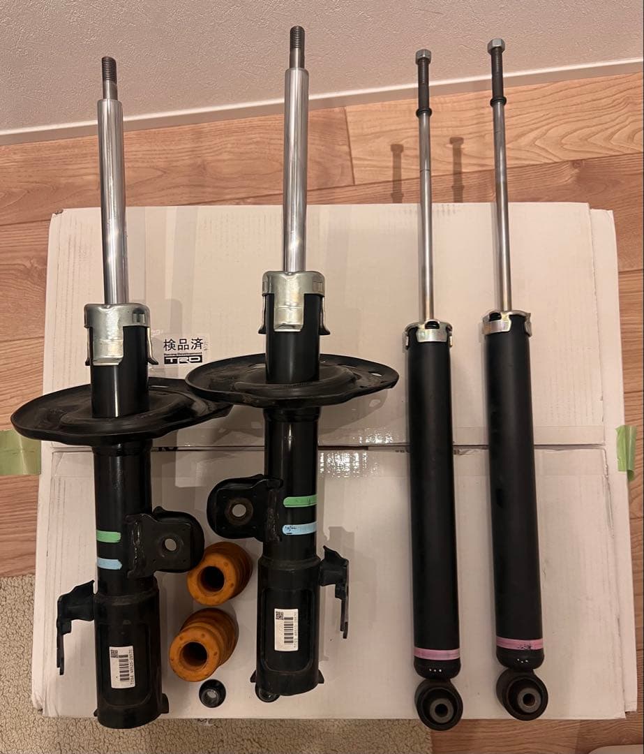 エスティマ　ハイブリッド　AHR20W 純正ショック&サスペンション エスティマ ハイブリッド AHR20W 純正ショック&サスペンション