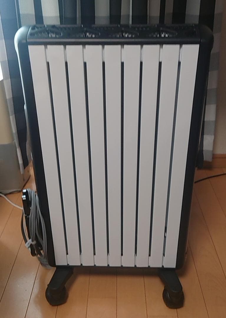 【ほぼ新品・保証あり】デロンギマルチダイナミックヒーター／MDHU12-BK マルチダイナミックヒーター 1200W マットブラック MDHU12-PB [最大10