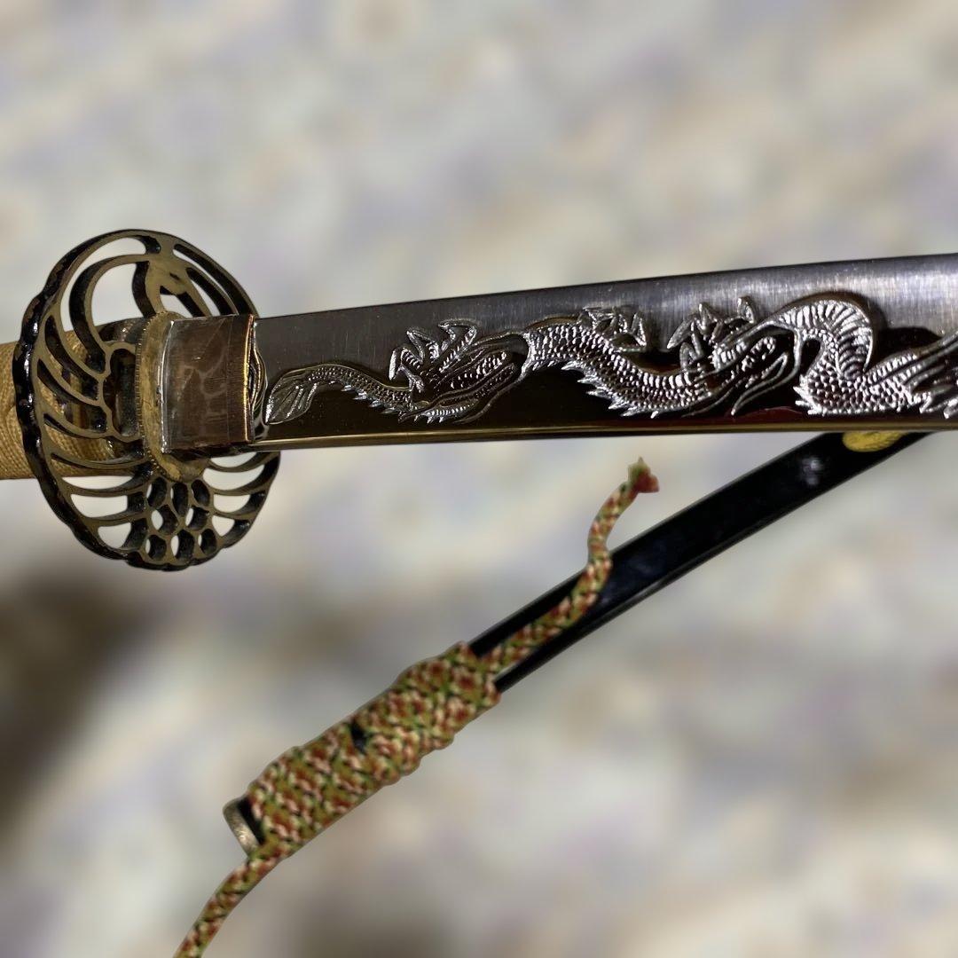 模造刀 太刀 金茶柄 鶴羽透し丸鍔 太刀造り龍図黒