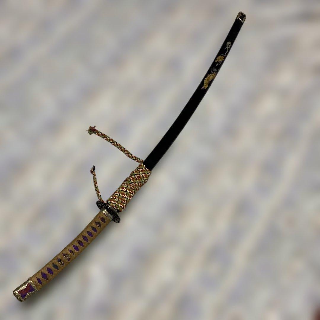 模造刀 太刀 金茶柄 鶴羽透し丸鍔 太刀造り龍図黒呂鞘 - メルカリ