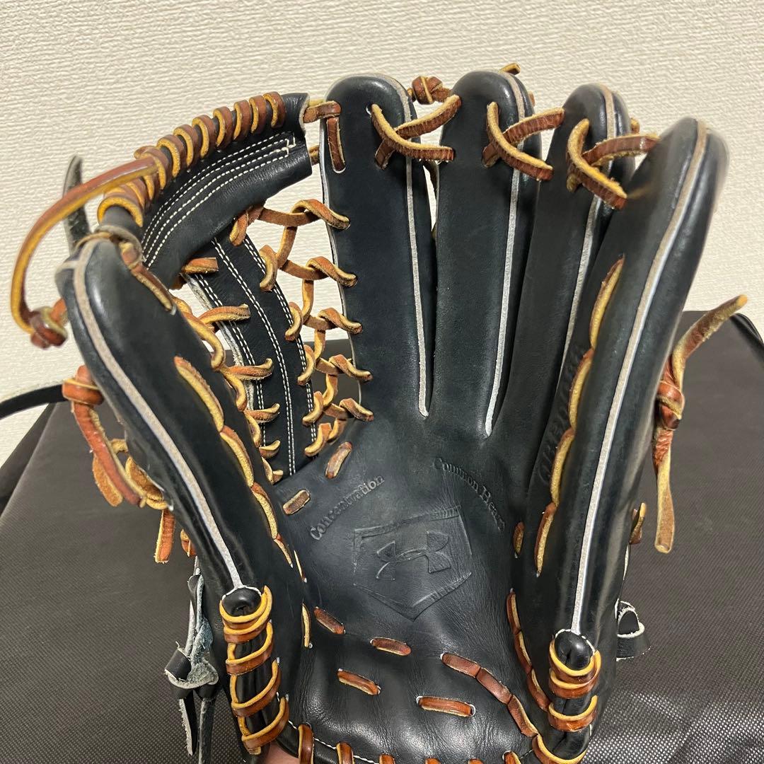 極美品】アンダーアーマー 外野用 硬式グローブ ブラック QBB0088