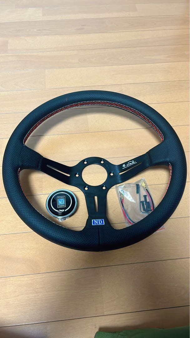 ナルディ14インチディープディッシュアルミ製、コーンブラックスポーク