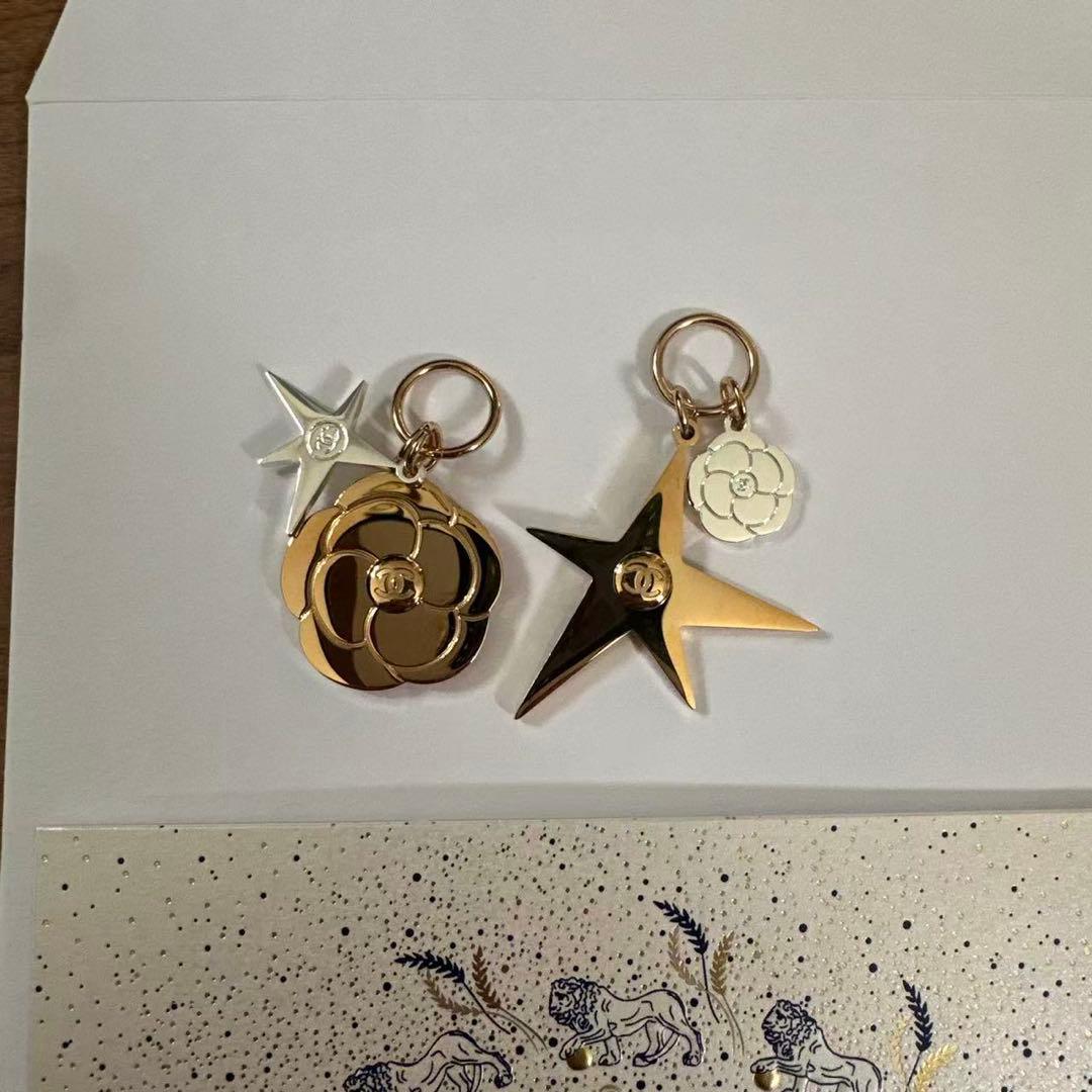 CHANEL ホリデー チャーム カメリア コメット 2個セット シャネル
