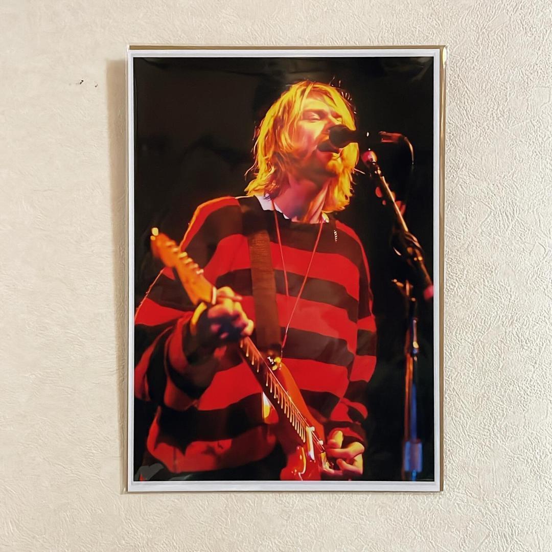 ミニ ポスター「ニルヴァーナ カート・コバーン 赤黒ボーダーニット