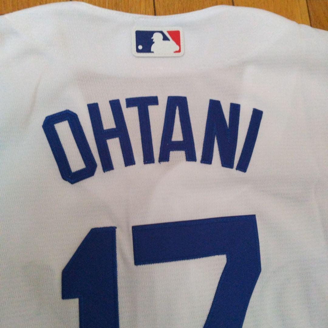 ぱ*ん様 Nike Dodgers ユニフォーム 17 白 - メルカリ