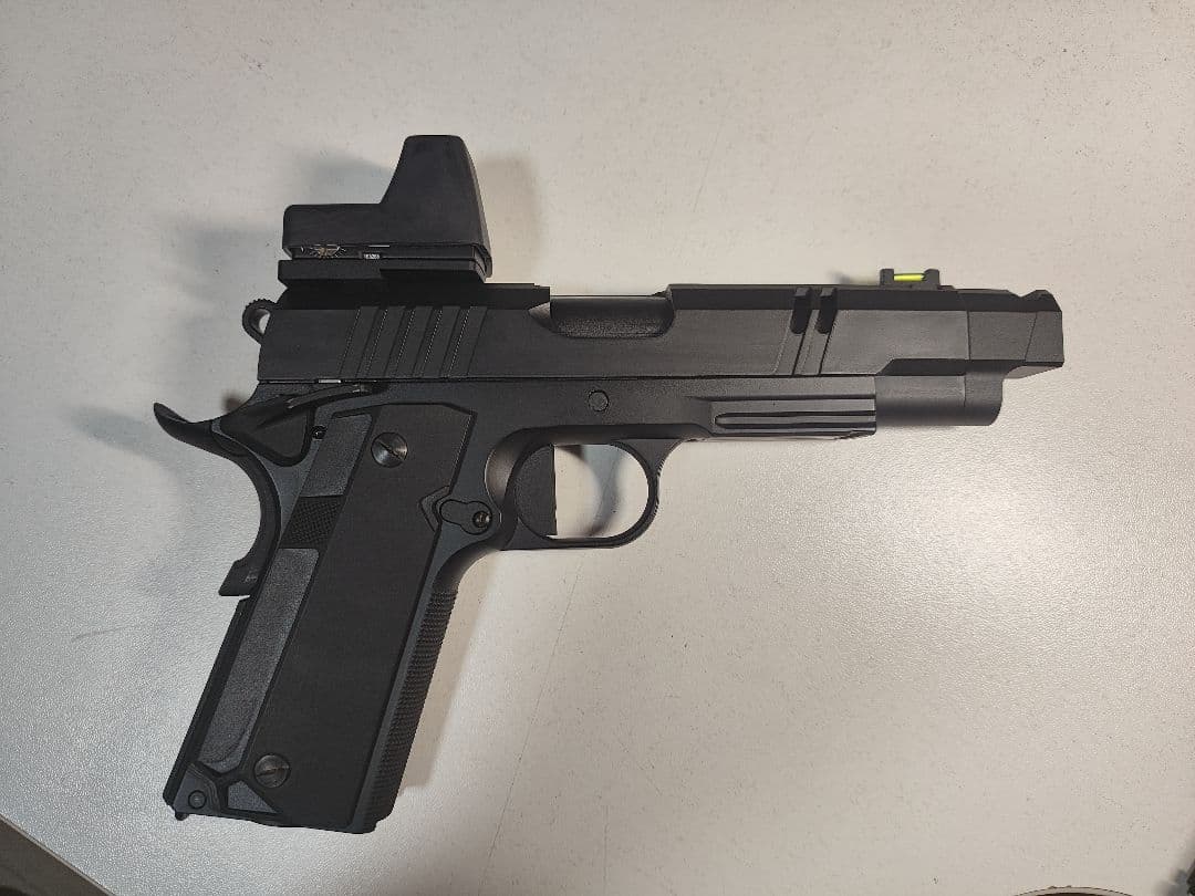 カーボネイト Carbon8 Black Kitty co2ガスガン ドットサイト付き