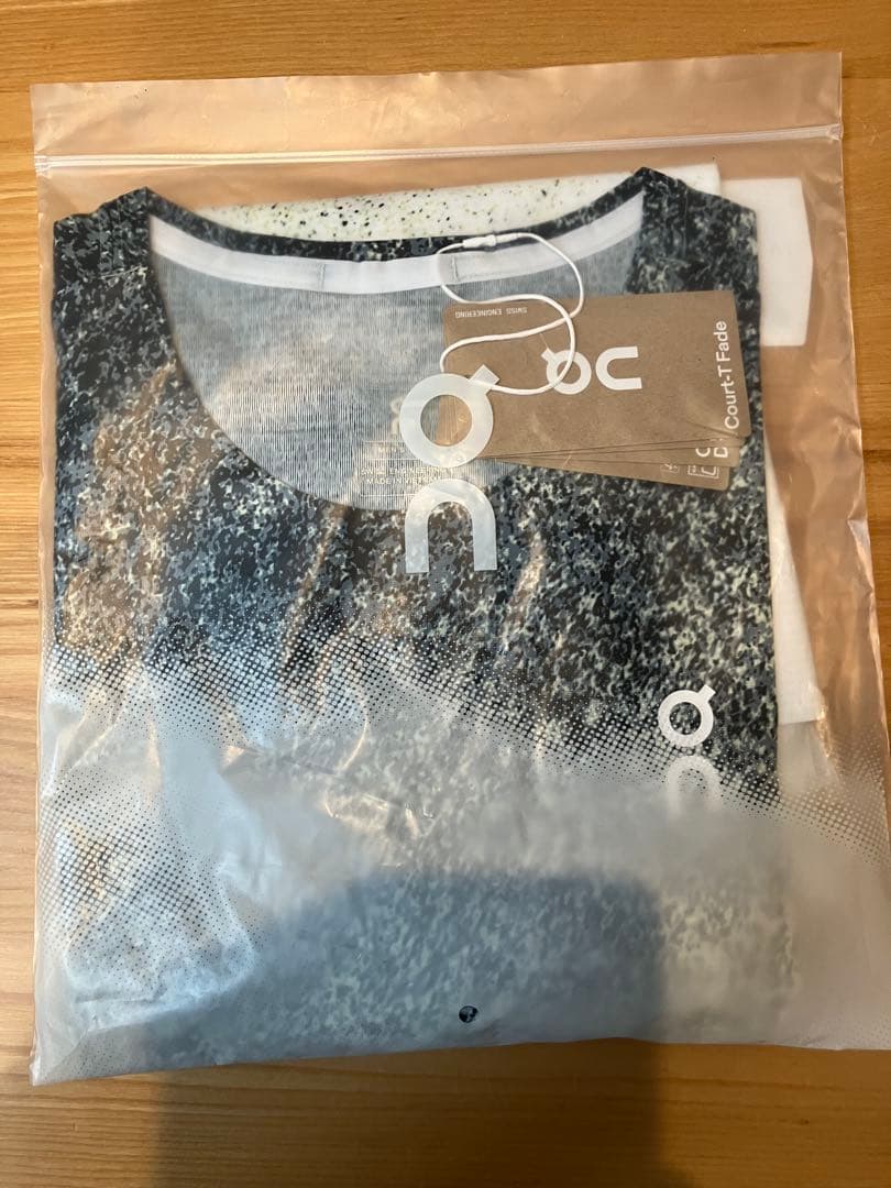 On court-T 新作　全豪オープンモデル　テニスウェア 全豪オープンテニス】AOサークルロゴ Tシャツ | WOWOW百貨店