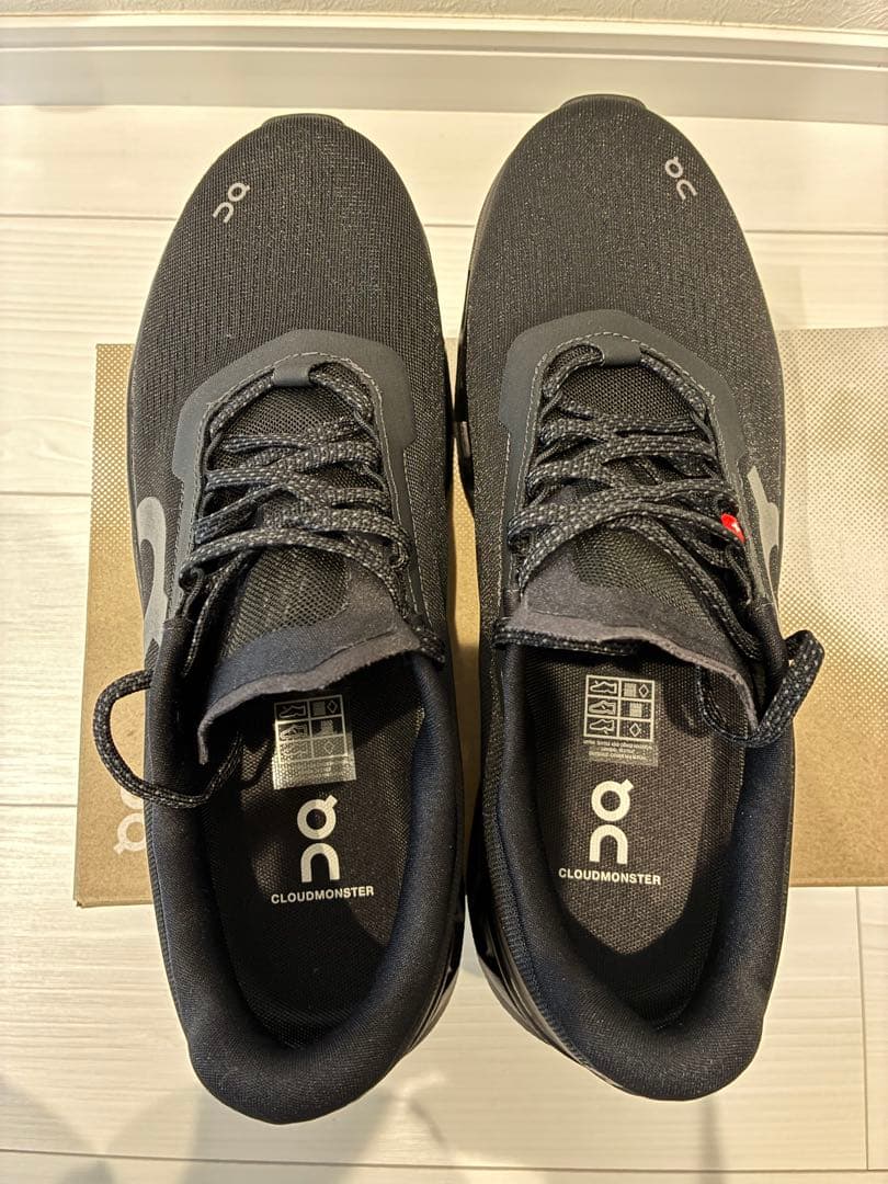 靴 On Cloudmonster 28.5cm