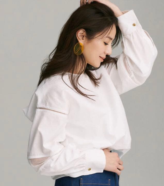 loin. ロワン 井川遥さん着用 梯子レースブラウス - メルカリ