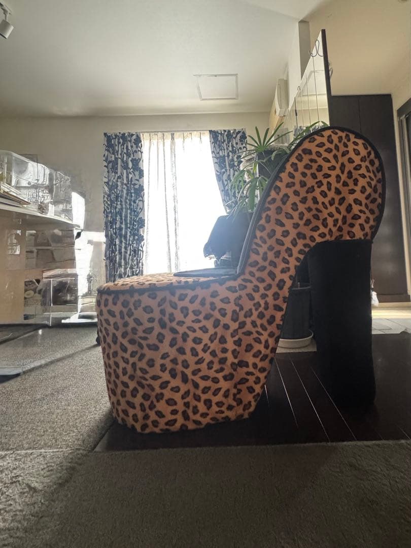 ヒール型椅子 ヒョウ柄