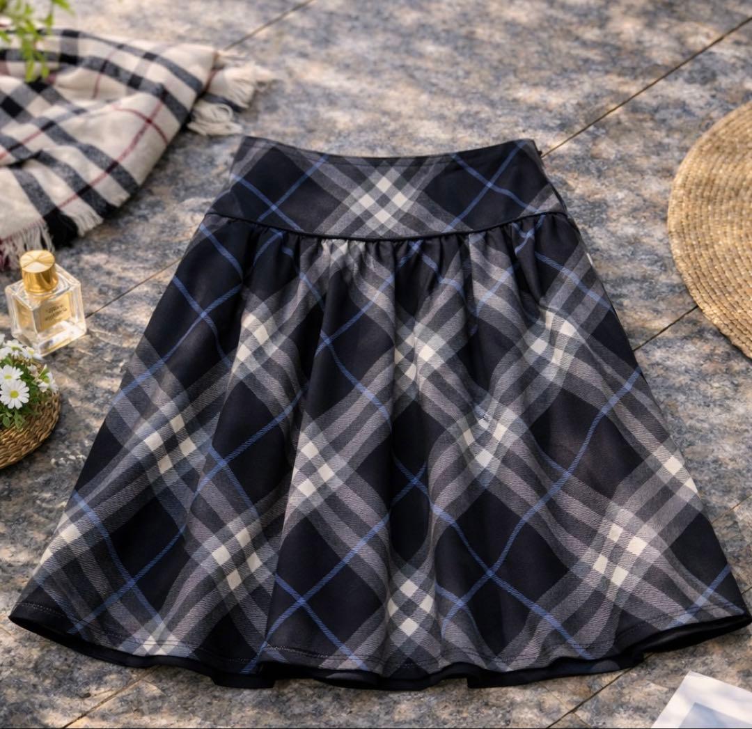 美品 BURBERRY BLUE LABEL 黒系チェックウールフレアスカート - メルカリ