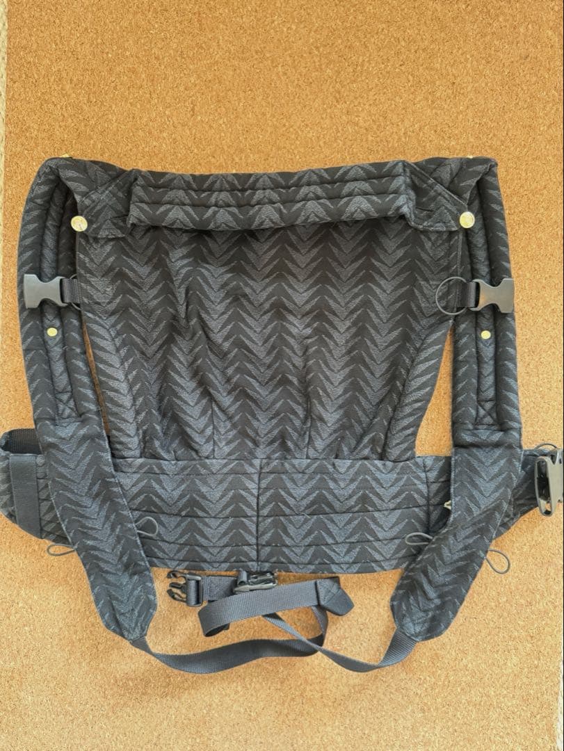 アーティポッペ　ベビーキャリア　抱っこ紐 綿100%素材 新生児から体重約20kg(2～3歳)までご利用可☆ (artipoppe