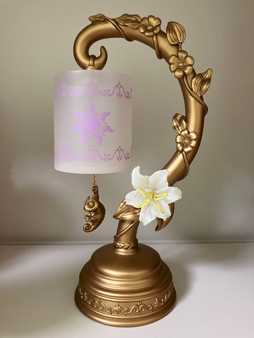 ラプンツェル　LEDライト ディズニーストア 塔の上のラプンツェル LEDライト フィギュアリン