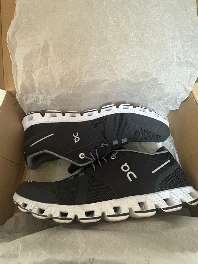 靴 On Cloud Black | White 26.5cm