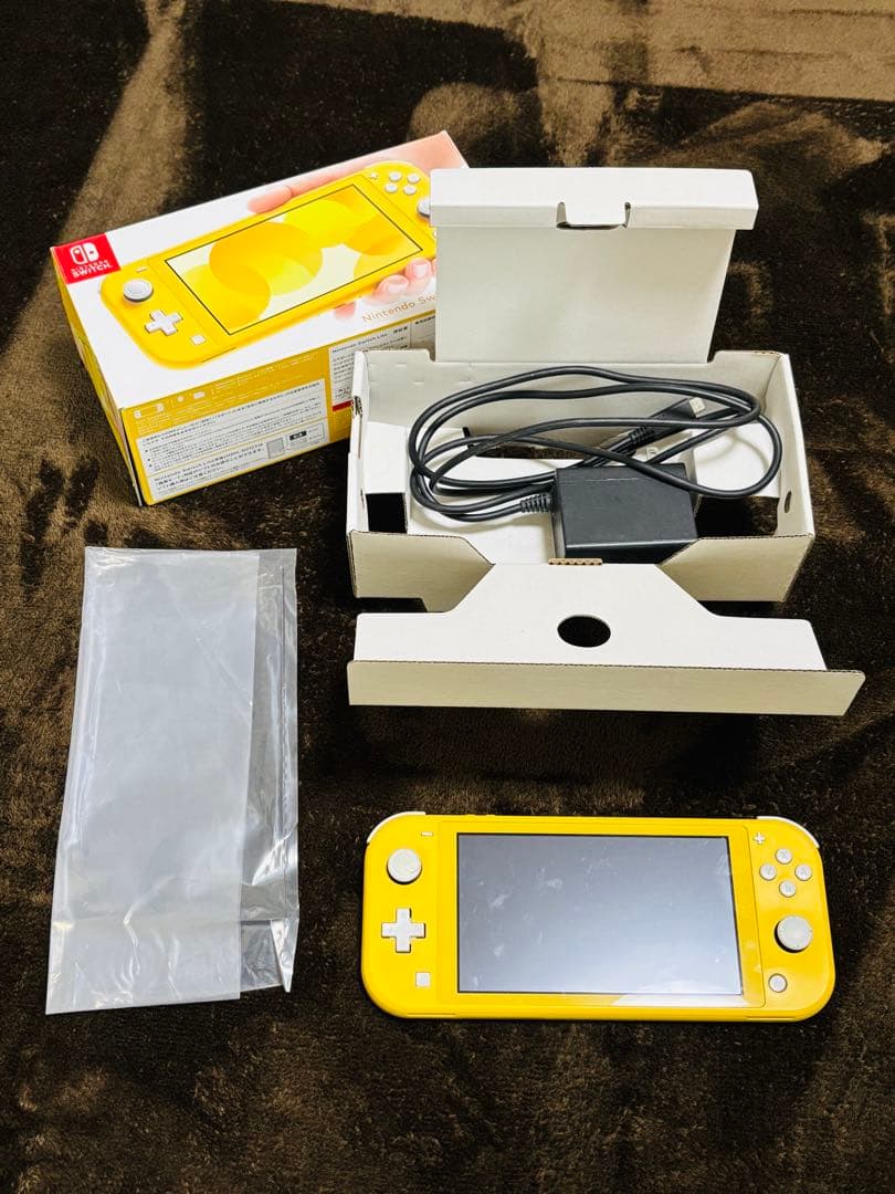 (ジャンク品)Nintendo Switch ライト　イエロー　箱、充電器付き 任天堂スイッチライト ジャンク｜Yahoo!フリマ（旧PayPayフリマ）