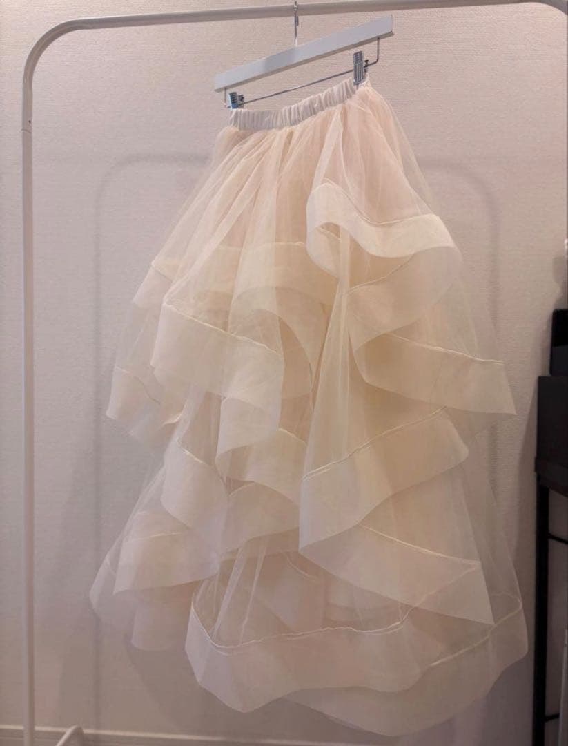 ANDREA&Co. AUBREY ボリュームフリルチュールスカート ホワイト - メルカリ