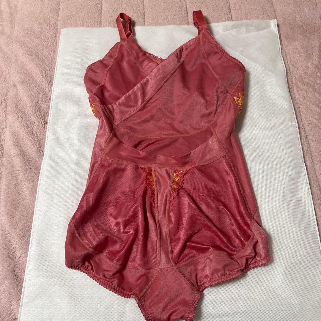 ◇美品◇マルコ 補正下着 カーヴィシャス 限定色ピンク ボディスーツ