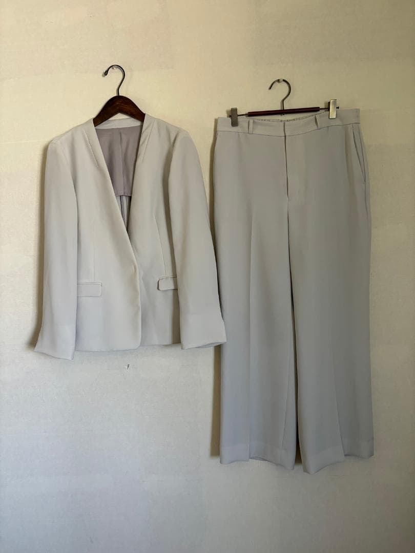 S616★新品同様レミュー洗えるパンツスーツ ノーカラー大きいサイズ13号15号 black-hair-bob-with-bangs.jpg